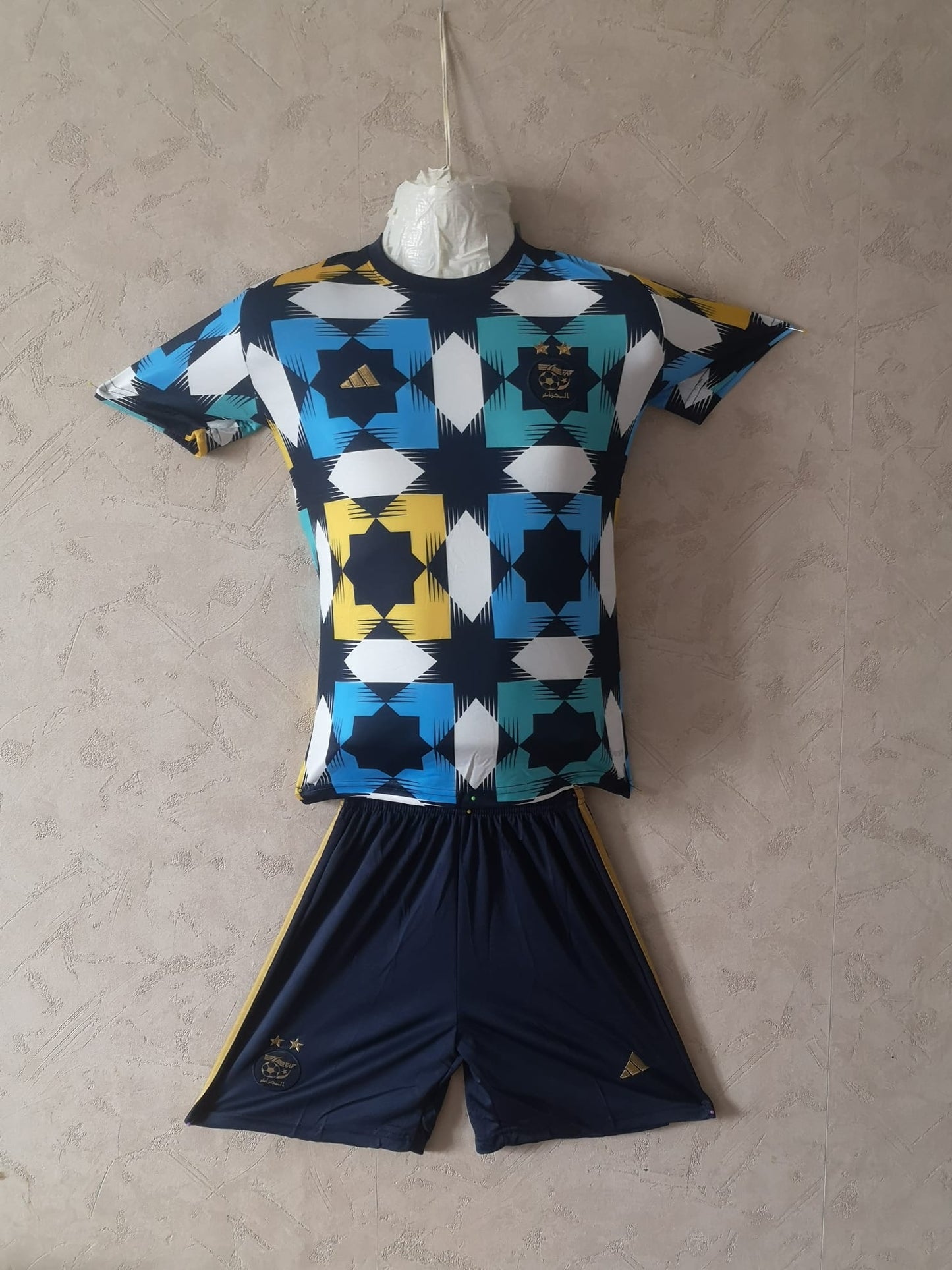 Ensemble Zellige Officiel Algérie Équipe National Adidas (Maillot + Short)