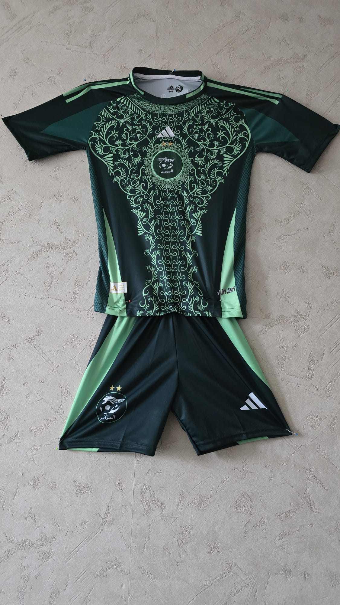 Ensemble Officiel 2025 - 2026 Algérie Équipe National Adidas Vert (Maillot + Short)