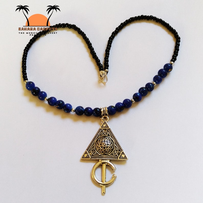 Collier Amazigh Tavzimt en Agate Noire