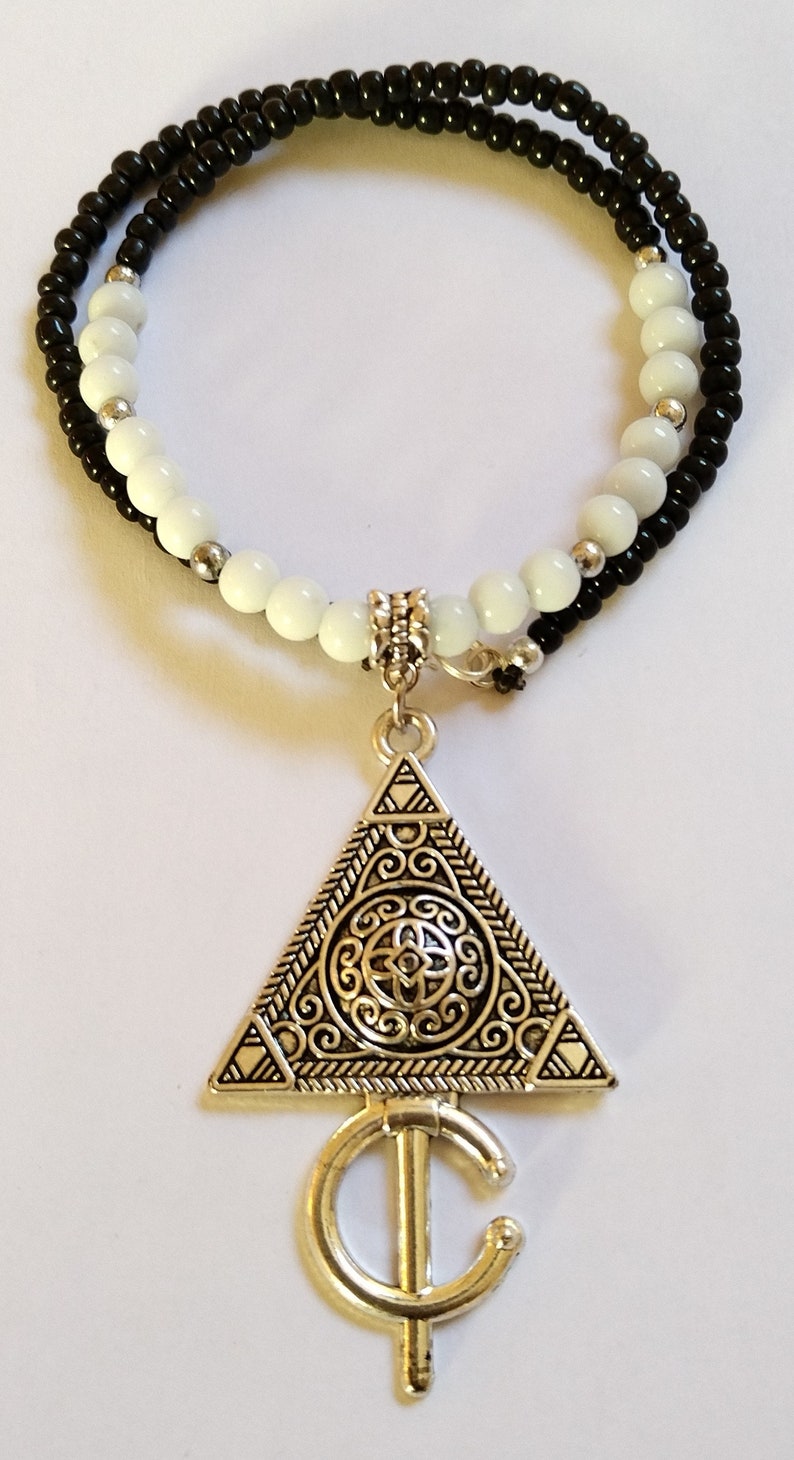 Collier Amazigh Tavzimt en Agate Noire